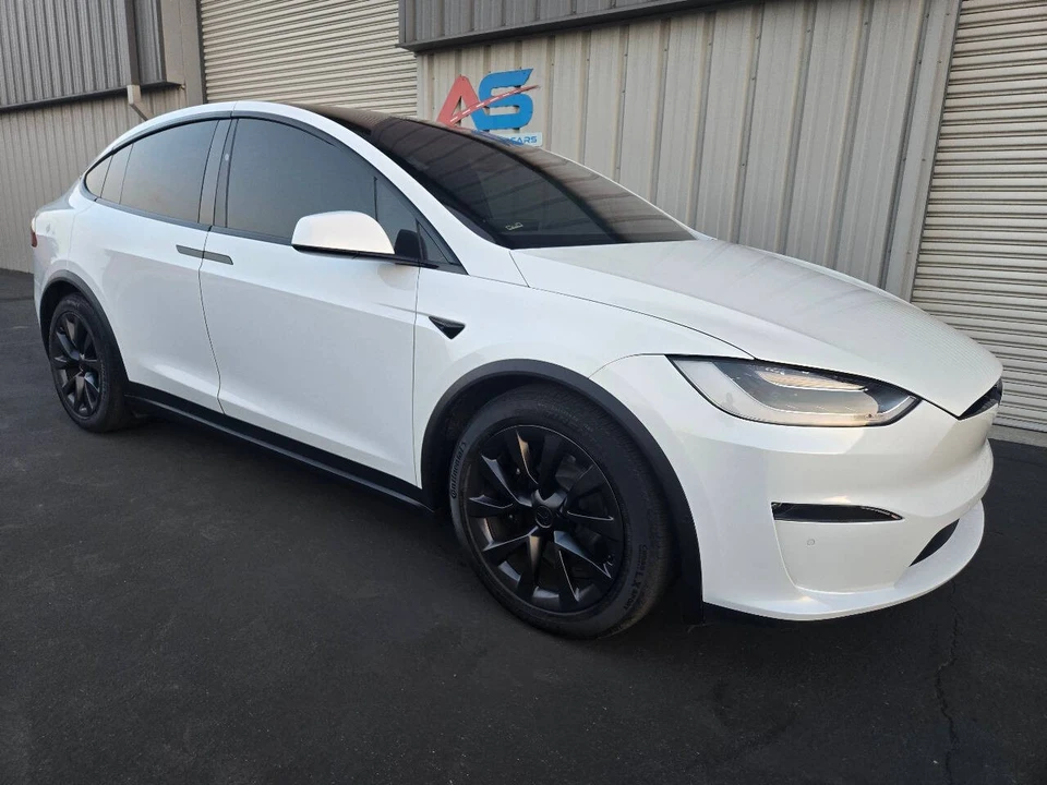 2022 Tesla Model X - Image 11 of 21