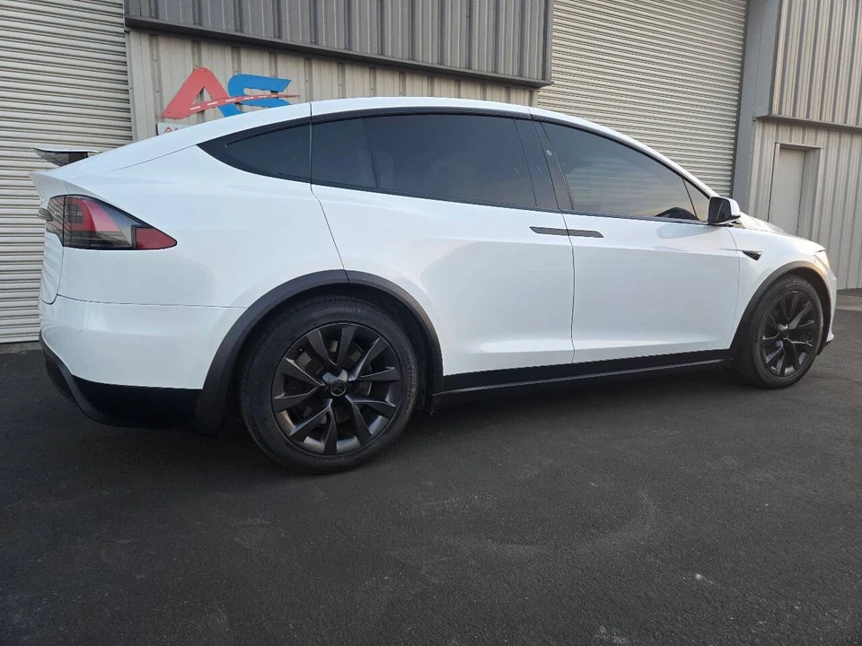 2022 Tesla Model X - Image 8 of 21