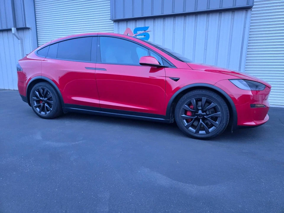2022 Tesla Model X - Image 11 of 21