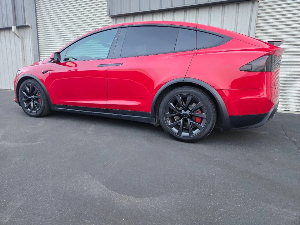 2022 Tesla Model X - Image 4 of 21