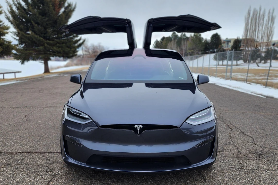 2022 Tesla Model X - Image 2 of 31