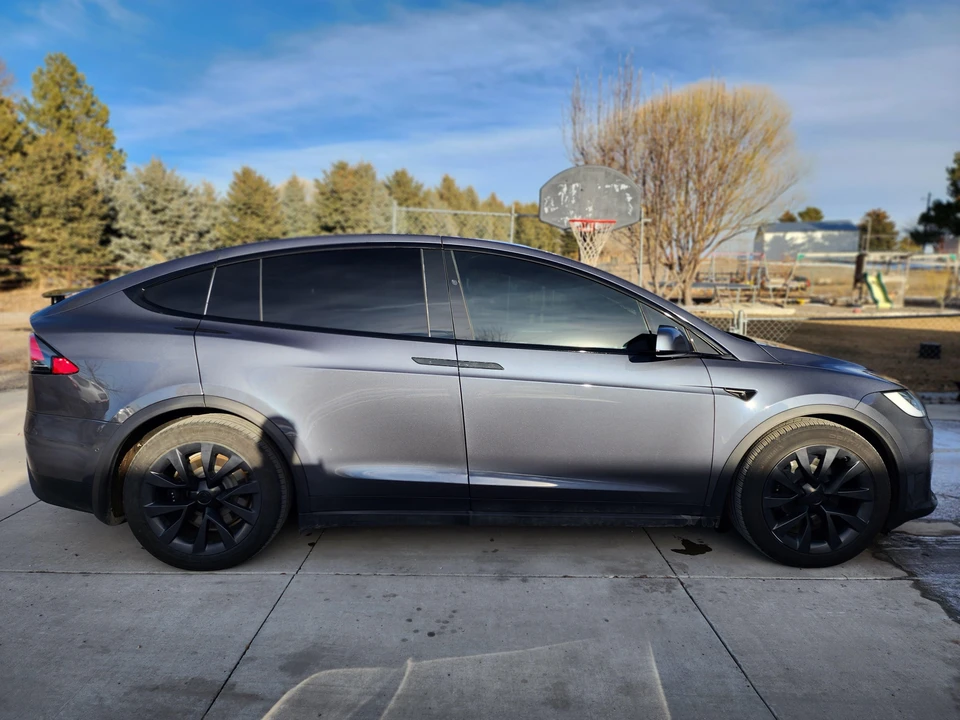 2022 Tesla Model X - Image 17 of 31