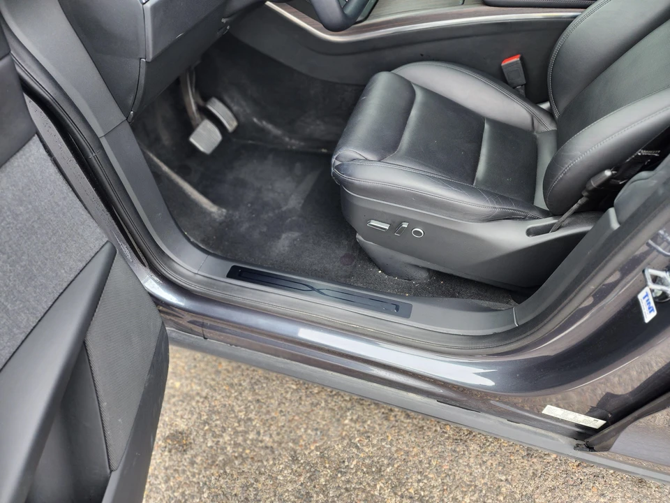 2022 Tesla Model X - Image 31 of 31