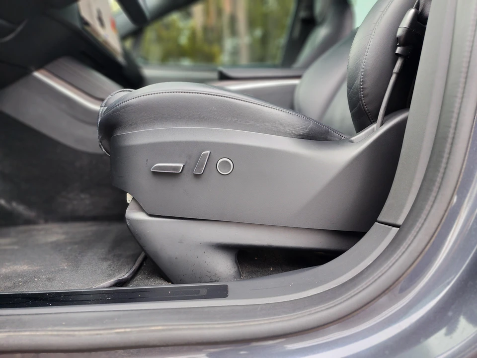 2022 Tesla Model X - Image 30 of 31