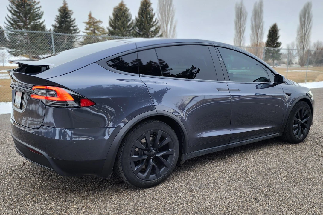 2022 Tesla Model X - Image 4 of 31