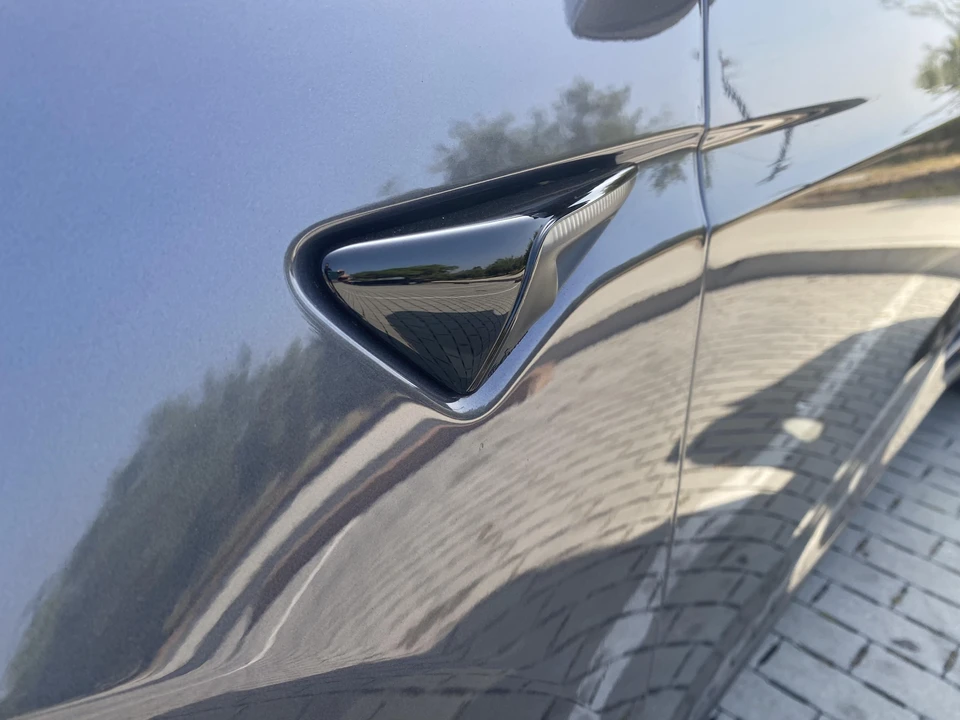 2022 Tesla Model X - Image 17 of 31
