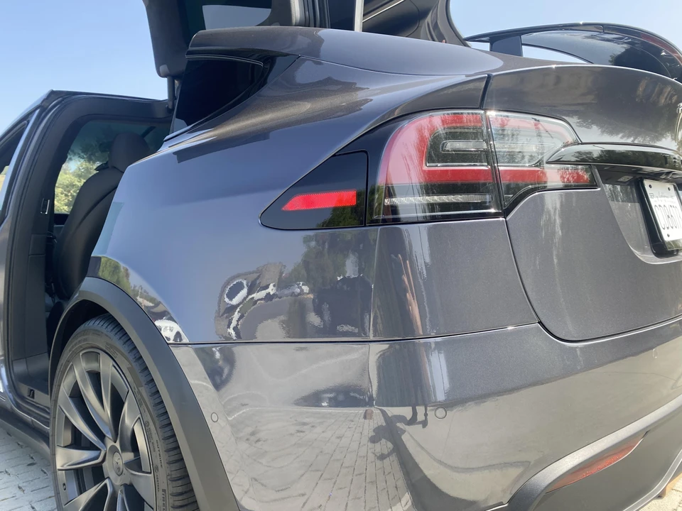 2022 Tesla Model X - Image 18 of 31