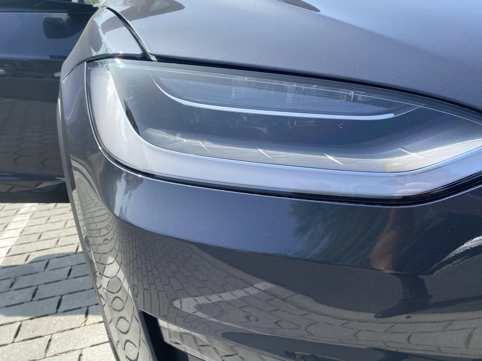 2022 Tesla Model X - Image 13 of 31