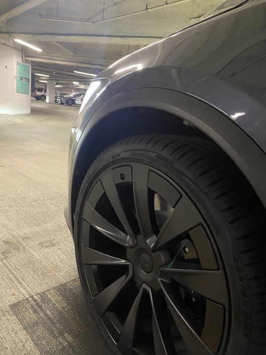 2022 Tesla Model X - Image 16 of 31
