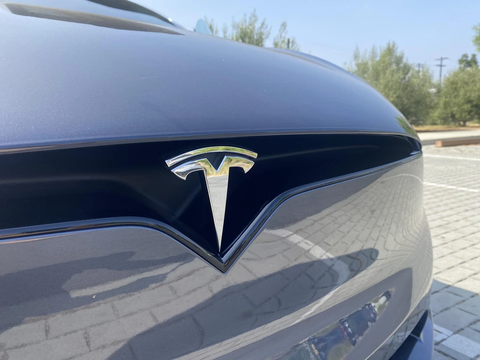 2022 Tesla Model X - Image 14 of 31