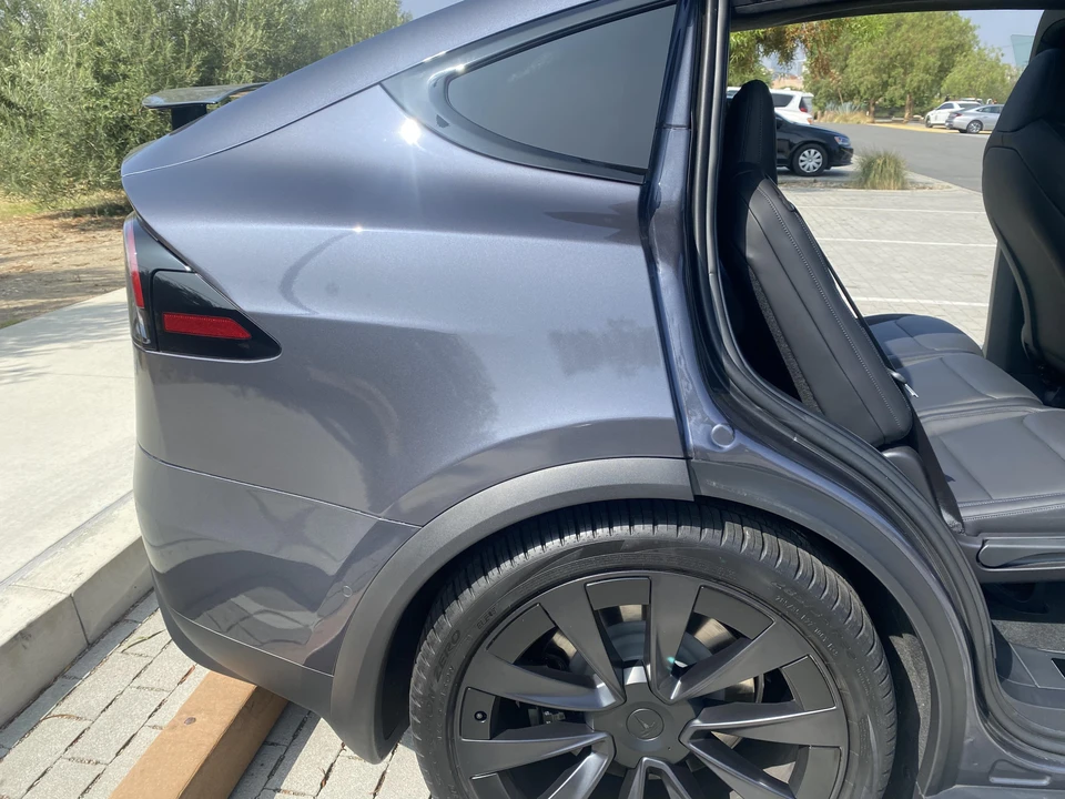2022 Tesla Model X - Image 22 of 31
