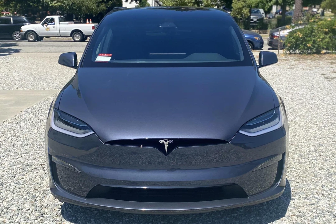 2022 Tesla Model X - Image 2 of 31