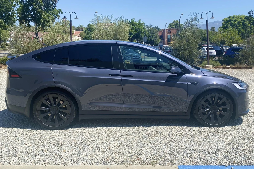 2022 Tesla Model X - Image 3 of 31