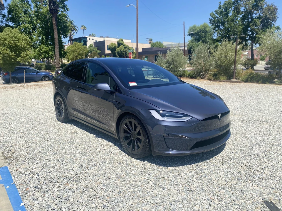 2022 Tesla Model X - Image 10 of 31