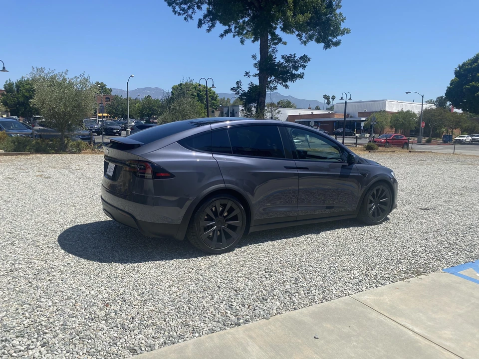 2022 Tesla Model X - Image 8 of 31