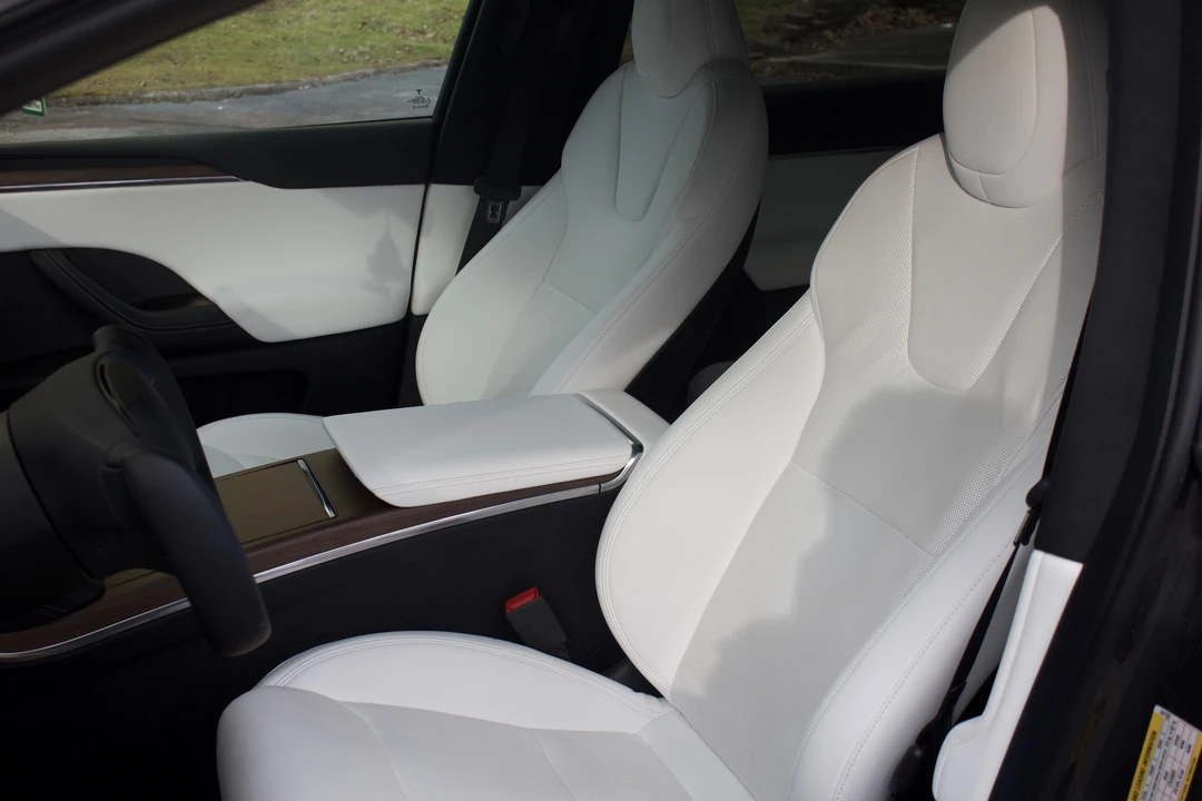 2022 Tesla Model X - Image 29 of 31