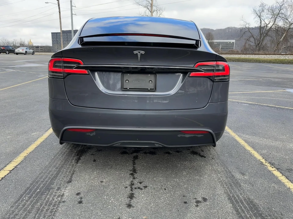 2022 Tesla Model X - Image 14 of 31