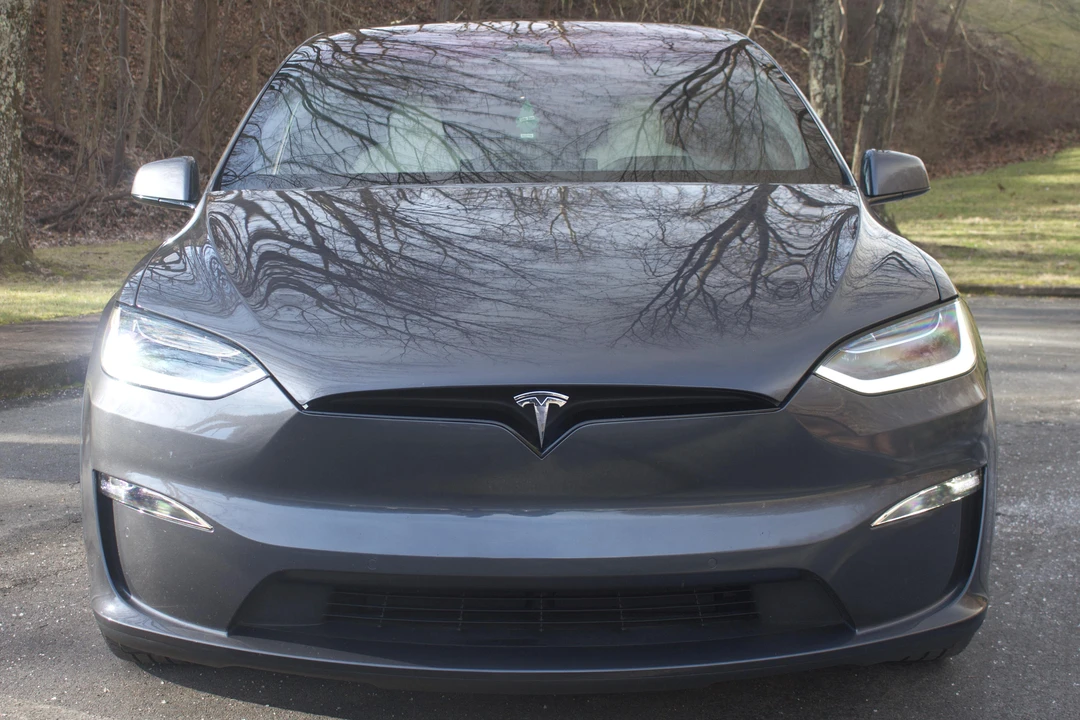 2022 Tesla Model X - Image 2 of 31