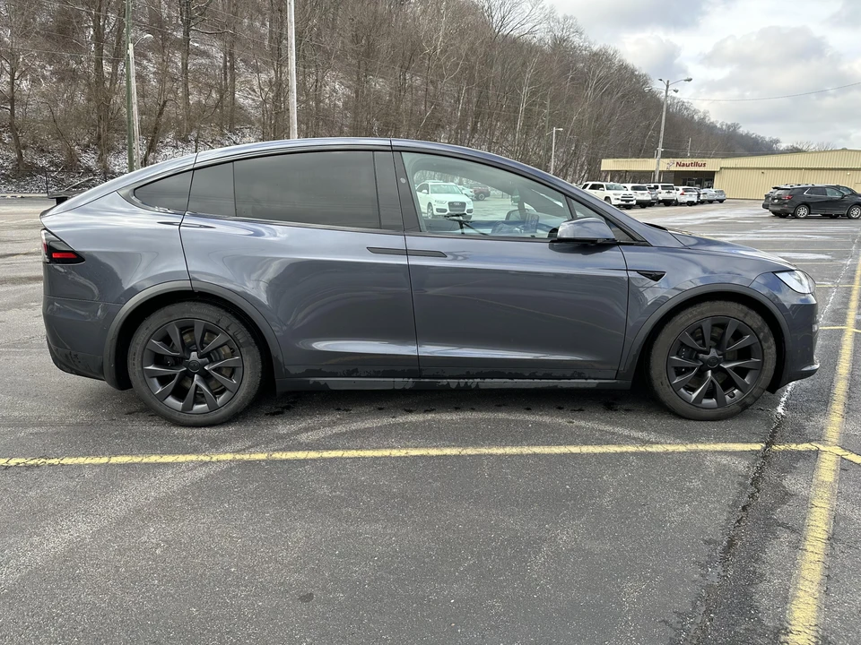 2022 Tesla Model X - Image 18 of 31