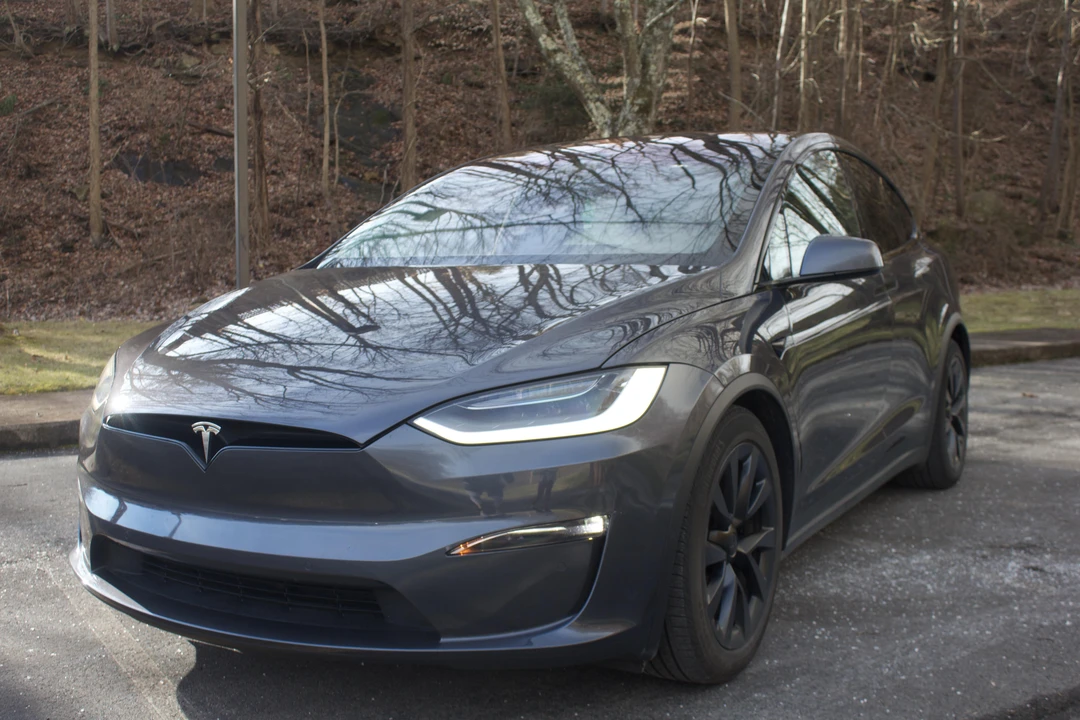 2022 Tesla Model X - Image 10 of 31