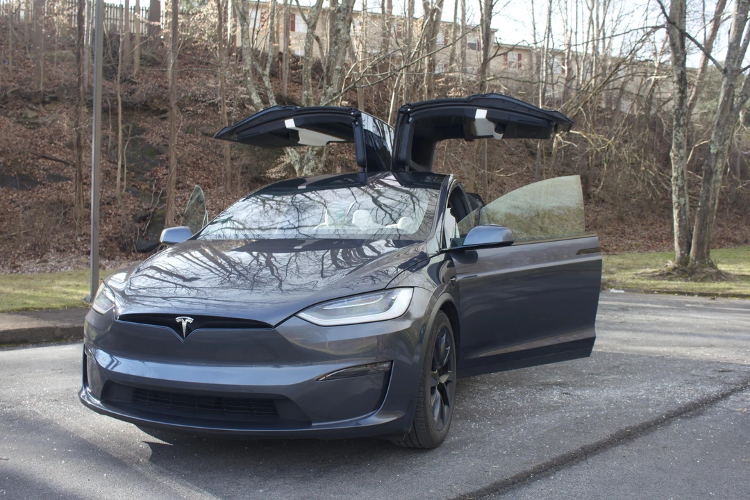 2022 Tesla Model X - Image 8 of 31