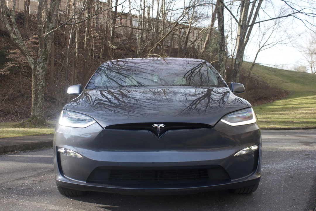 2022 Tesla Model X - Image 6 of 31