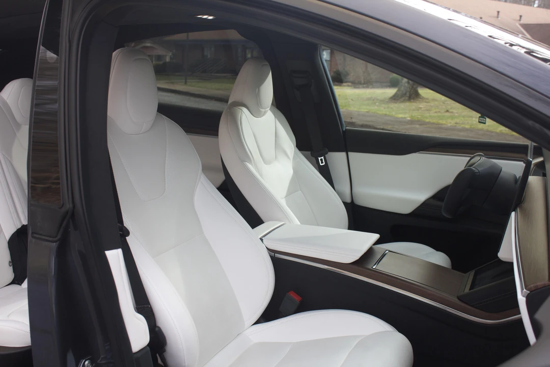 2022 Tesla Model X - Image 26 of 31