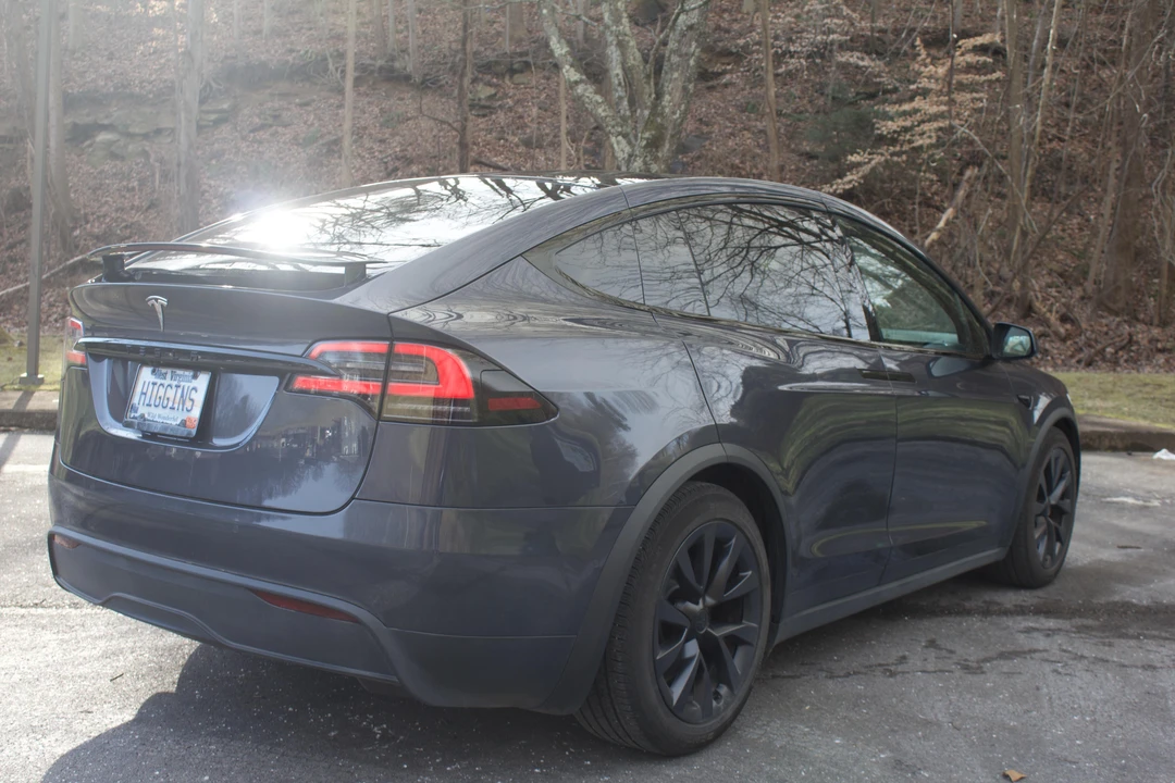 2022 Tesla Model X - Image 17 of 31
