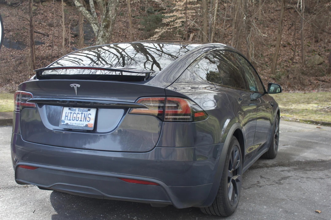 2022 Tesla Model X - Image 16 of 31