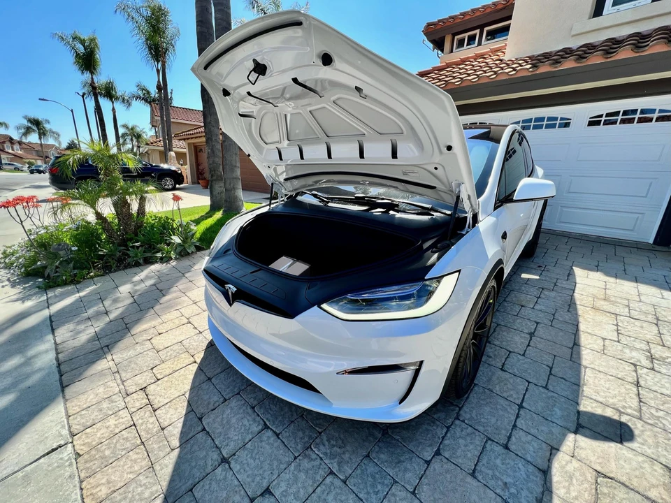 2022 Tesla Model X - Image 25 of 31