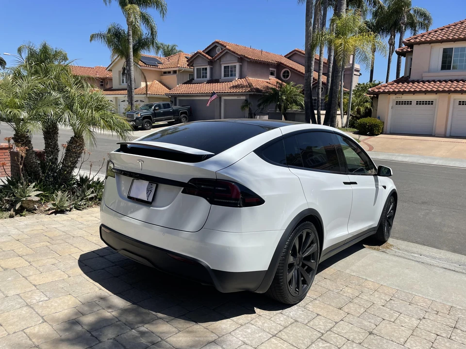 2022 Tesla Model X - Image 17 of 31