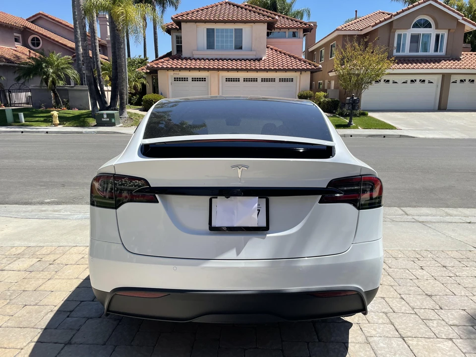 2022 Tesla Model X - Image 13 of 31