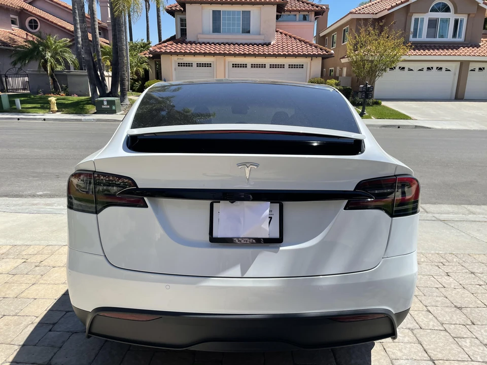 2022 Tesla Model X - Image 15 of 31