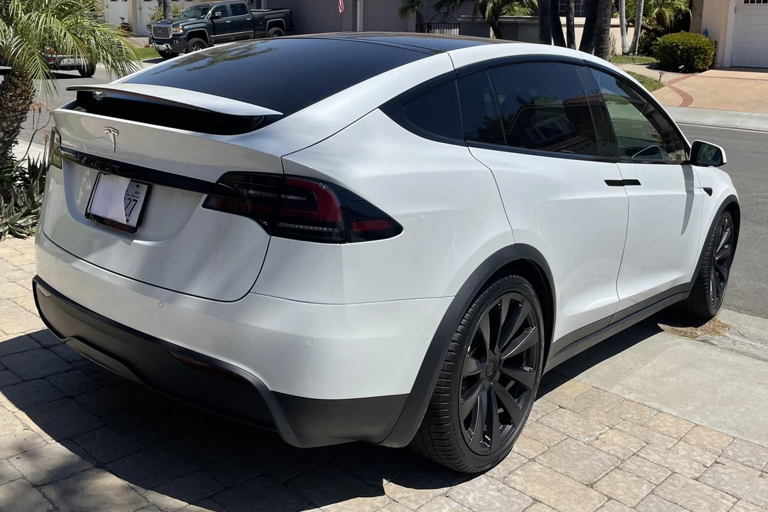 2022 Tesla Model X - Image 4 of 31