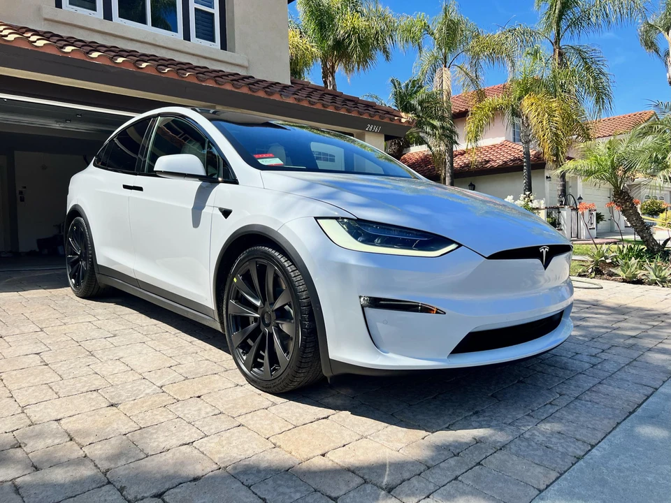 2022 Tesla Model X - Image 21 of 31
