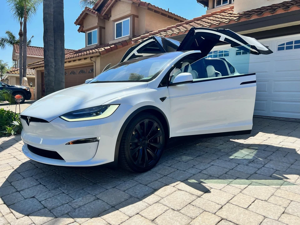 2022 Tesla Model X - Image 26 of 31