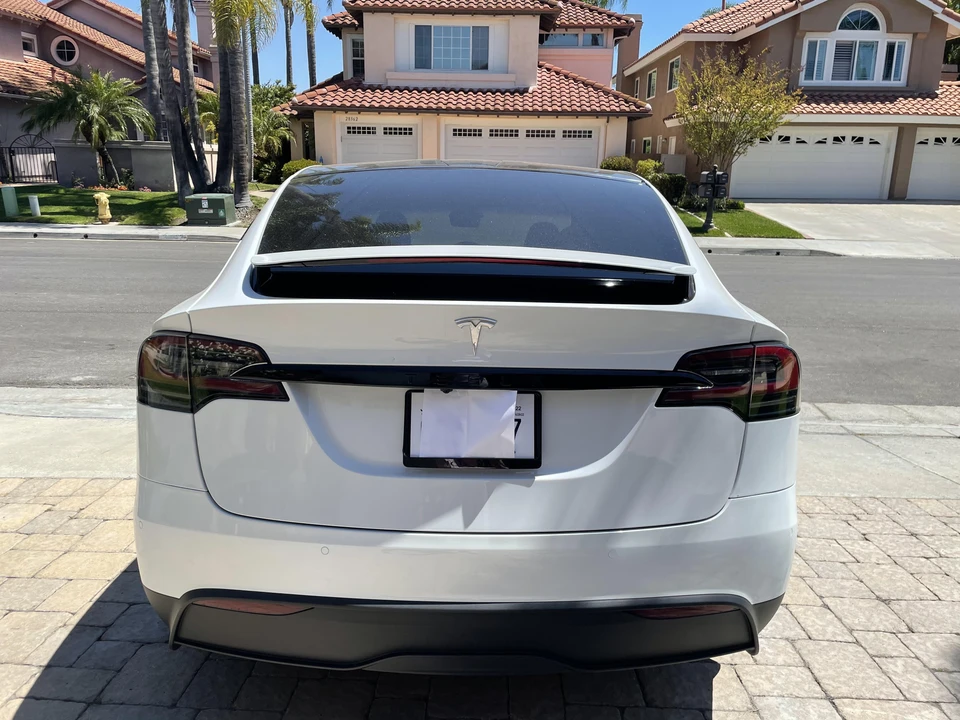 2022 Tesla Model X - Image 14 of 31