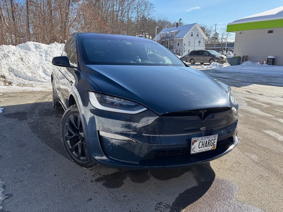 2022 Tesla Model X - Image 4 of 10