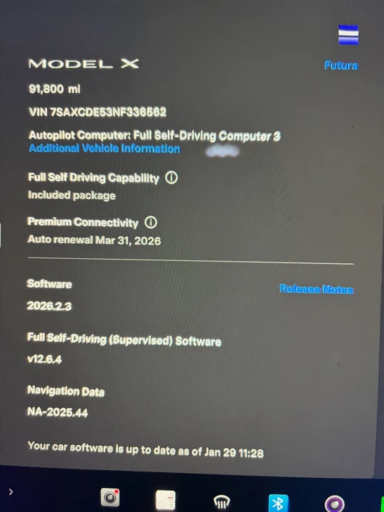 2022 Tesla Model X - Image 8 of 10