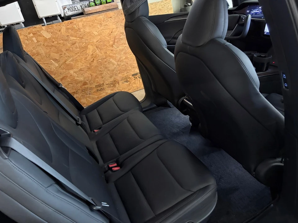 2022 Tesla Model X - Image 7 of 10
