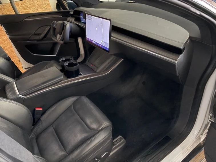 2022 Tesla Model X - Image 6 of 10