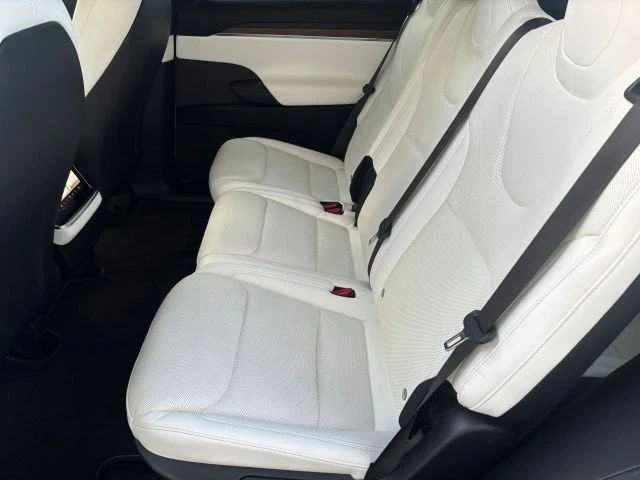 2022 Tesla Model X - Image 13 of 15
