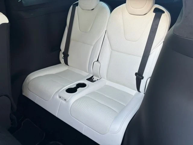 2022 Tesla Model X - Image 14 of 15