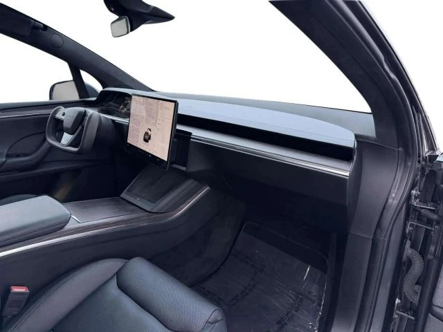 2022 Tesla Model X - Image 9 of 12