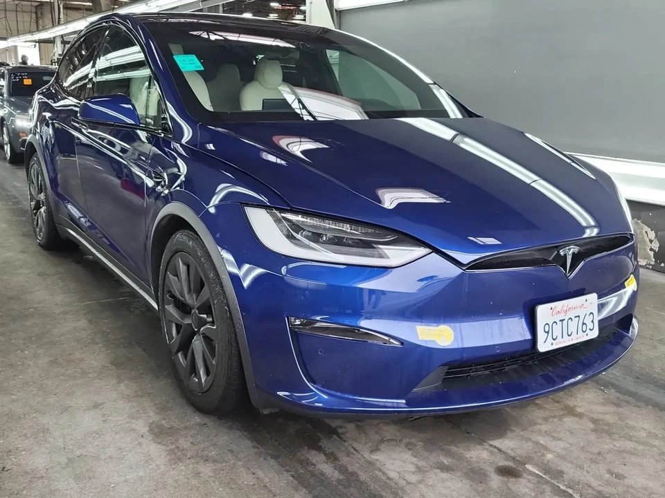 2022 Tesla Model X - Image 2 of 14