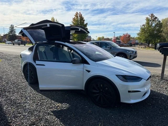 2022 Tesla Model X - Image 4 of 12