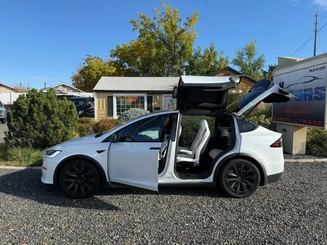 2022 Tesla Model X - Image 5 of 12