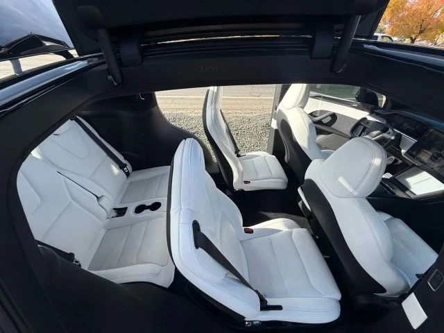 2022 Tesla Model X - Image 8 of 12