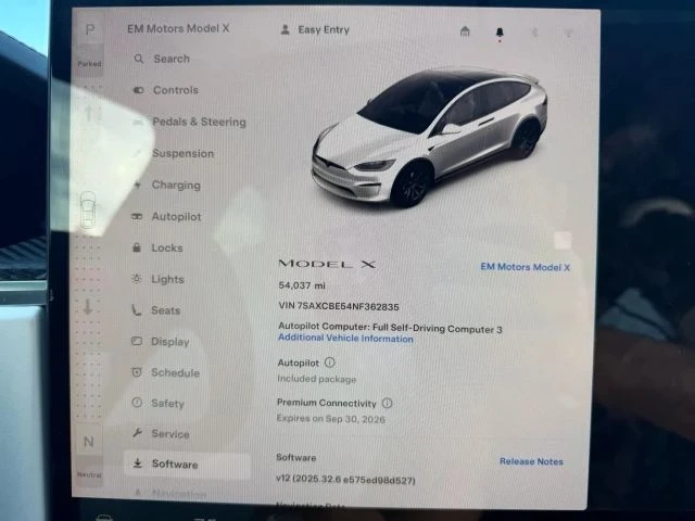 2022 Tesla Model X - Image 11 of 12