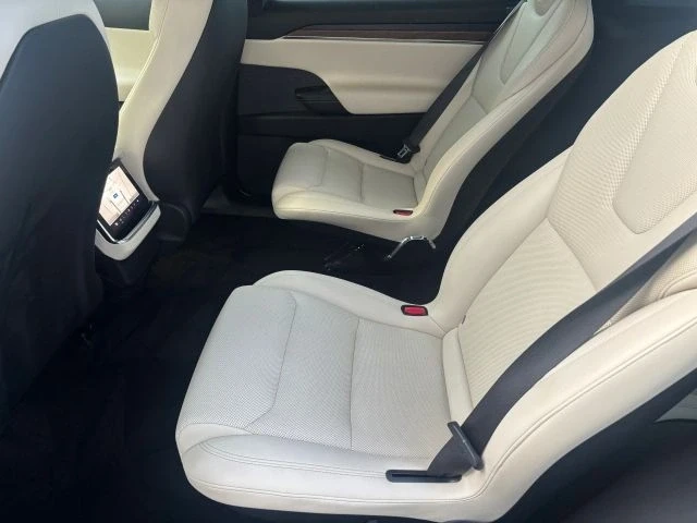 2022 Tesla Model X - Image 14 of 15